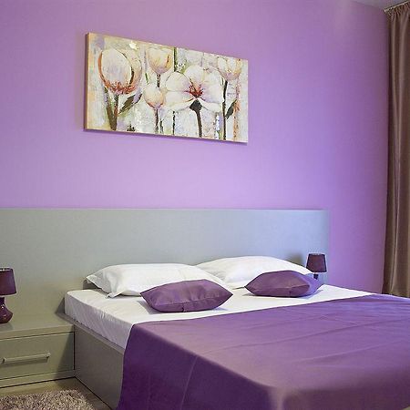Phoenicia Apartments Splai Bukares Bagian luar foto