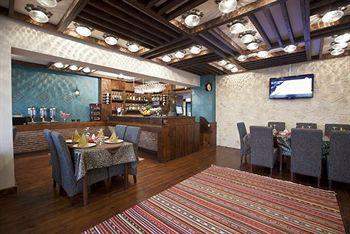 Phoenicia Apartments Splai Bukares Bagian luar foto