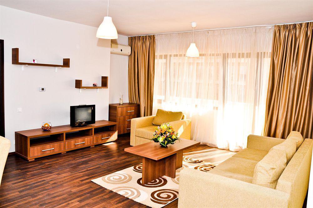 Phoenicia Apartments Splai Bukares Bagian luar foto